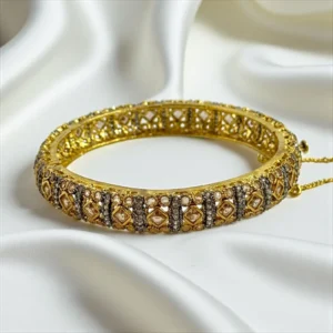 SQUARISH CHAMPAGNE BANGLE