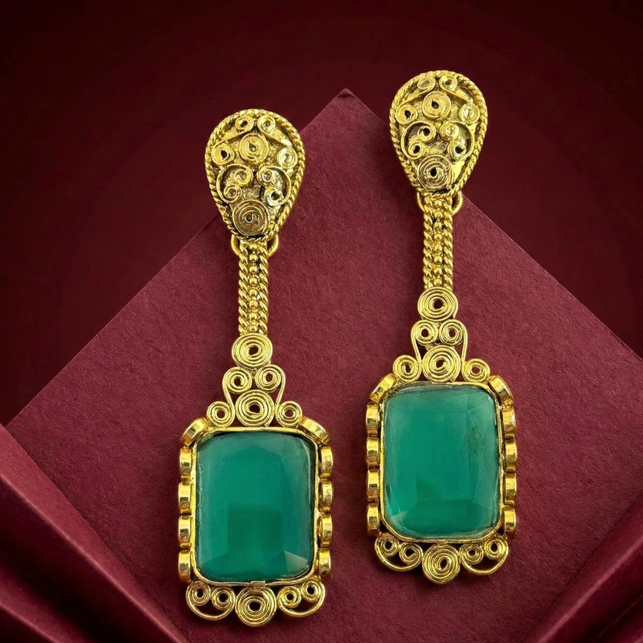 STYLISH GREEN EARRINGS