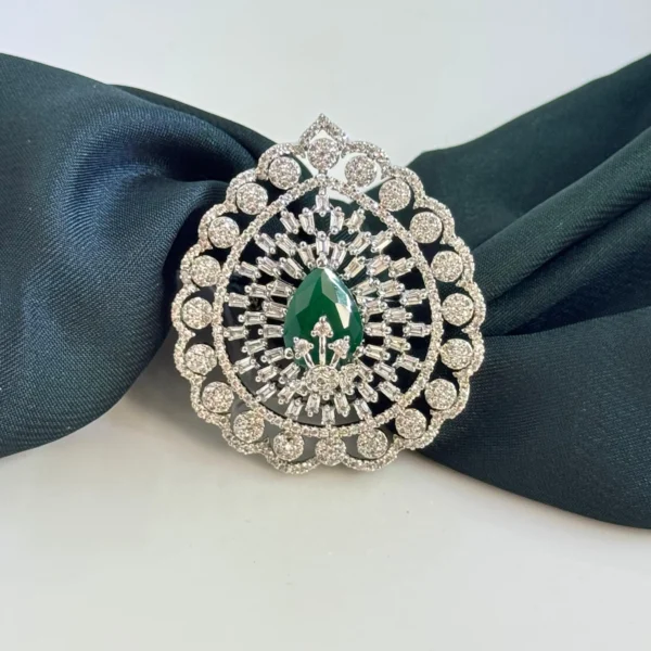 emerald leafy ring