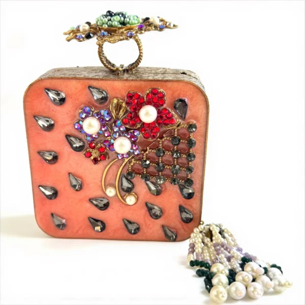 CORAL FLORET CLUTCH