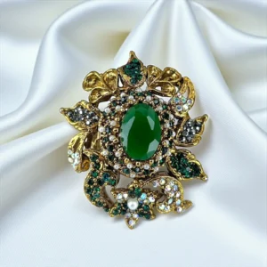 ELEGANT GREEN RING