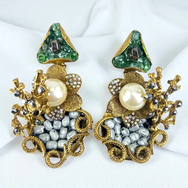 GREEN FLORAL EARRINGS