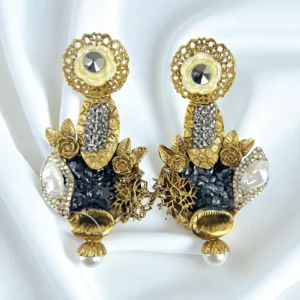 MAJESTIC BLACK EARRINGS