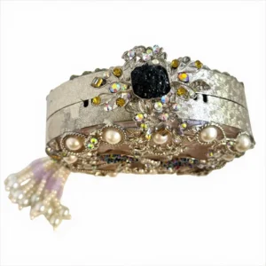 OPAL WHITE CLUTCH 1