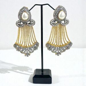 SNOW WHITE EARRINGS
