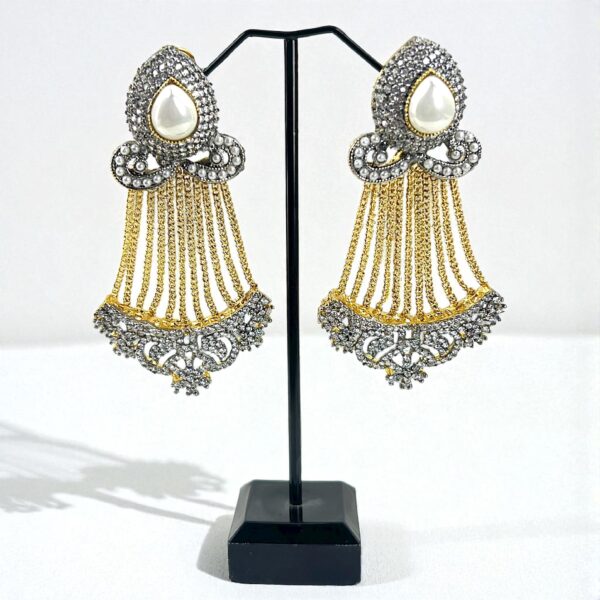 SNOW WHITE EARRINGS