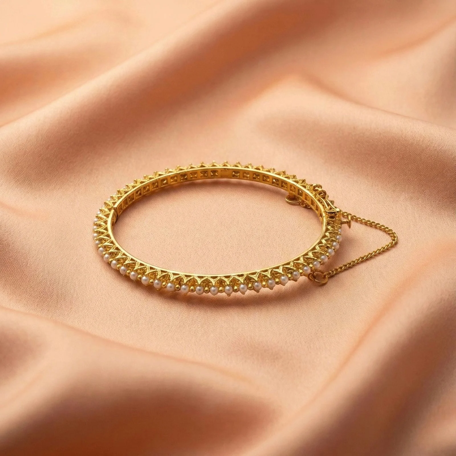 TWINKLING BANGLE