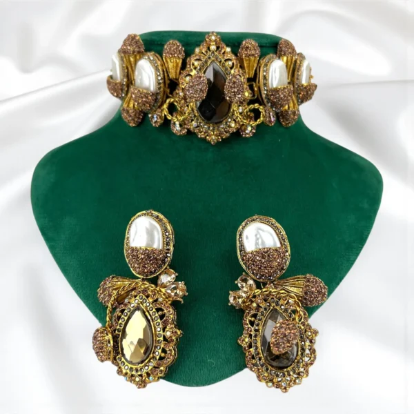 ALOMOND NECKLACE SET