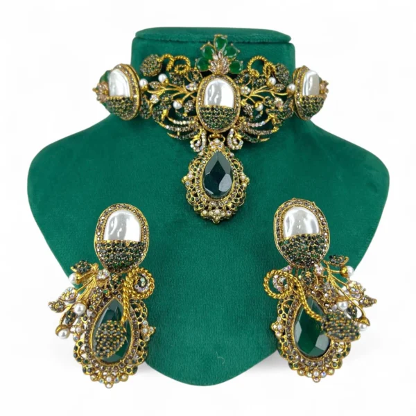 BRANCHED EMERALD SET