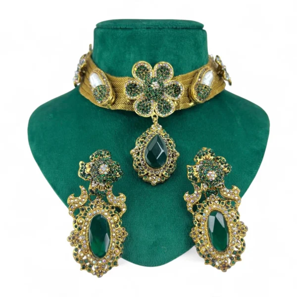 EMERALD NECKLACE SET