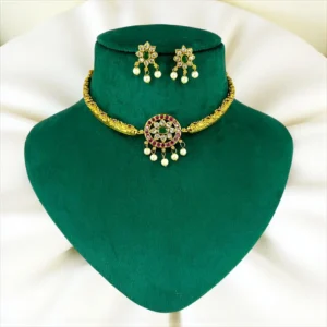 HASSLI NECKLACE SET