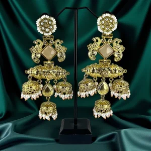 PALE GOLD EARRINGS