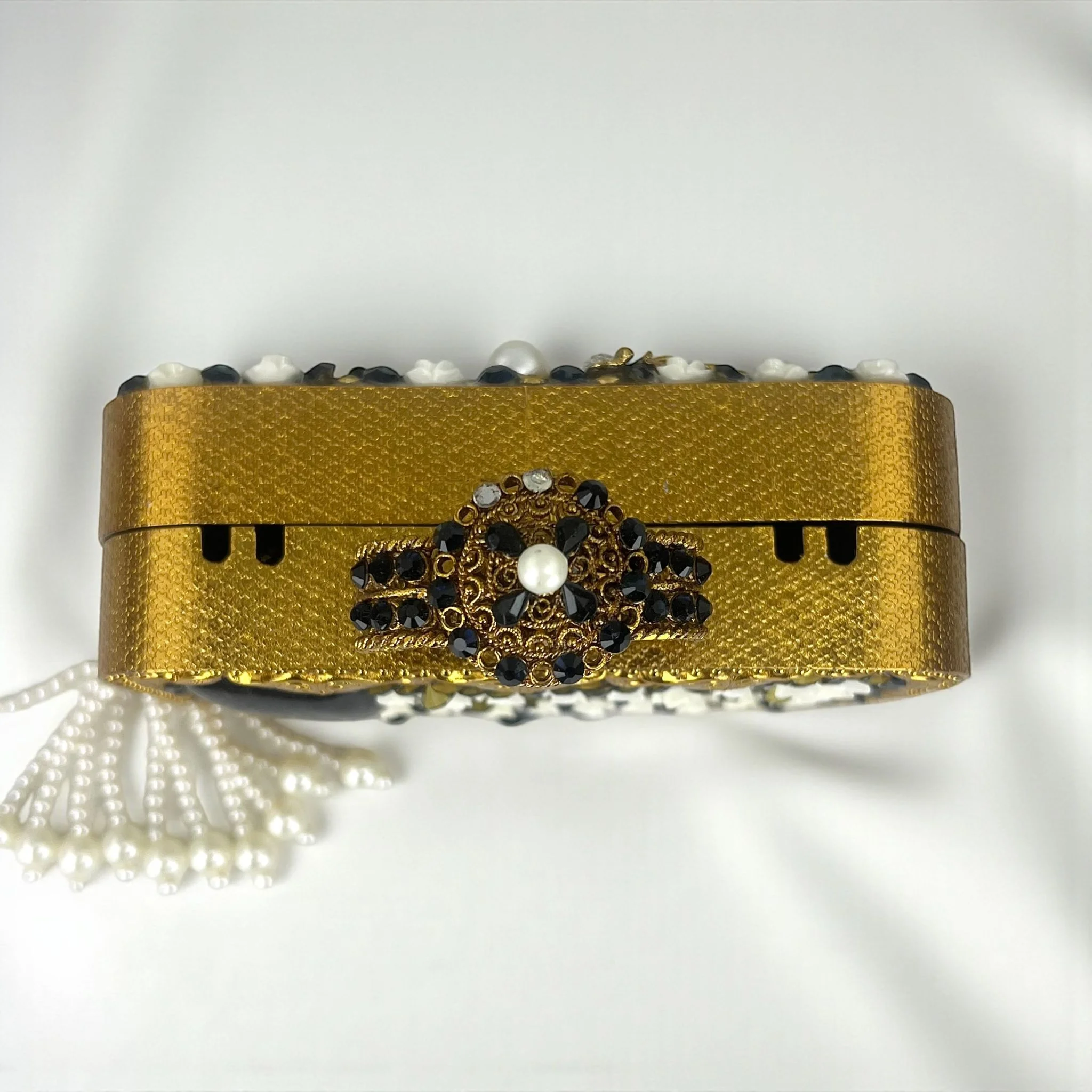 FLORAL BLACK CLUTCH 1