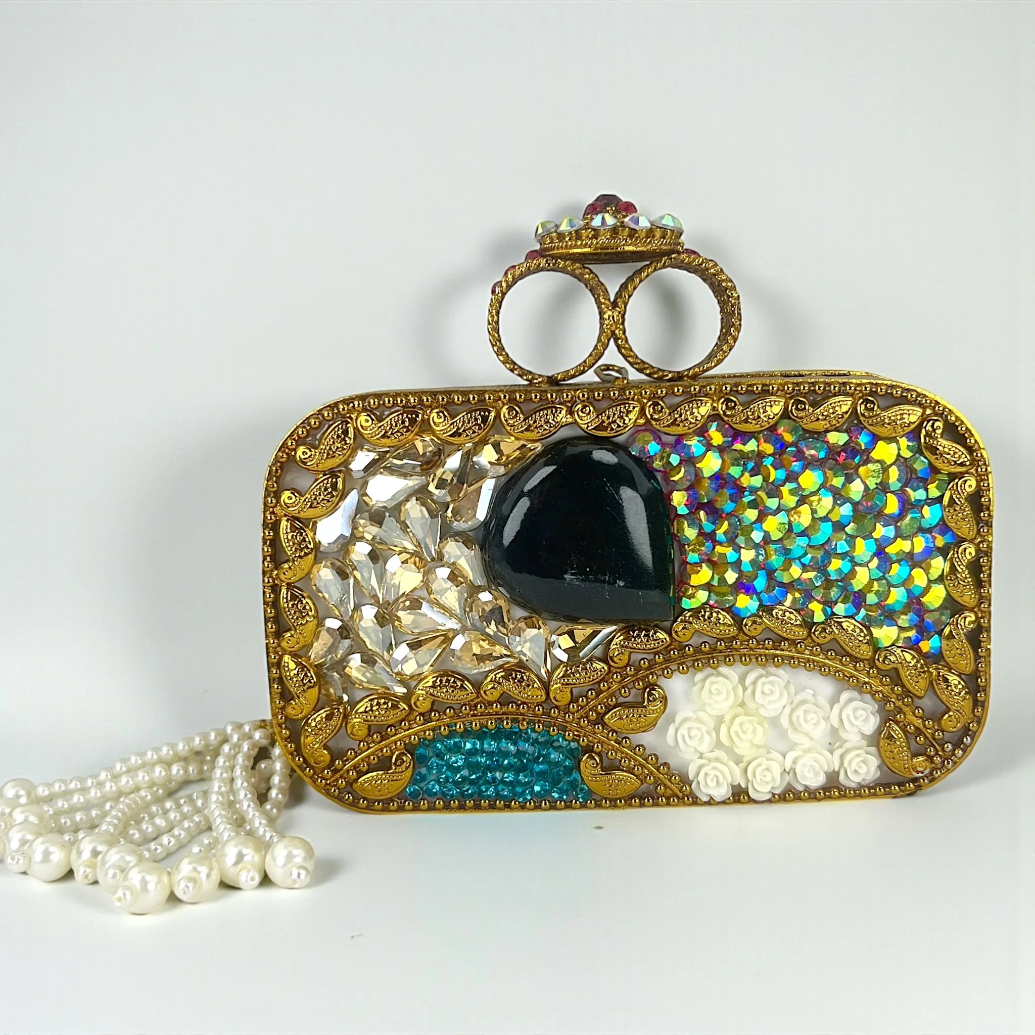 MINI STONE CLUTCH