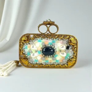 ADORABLE CLUTCH