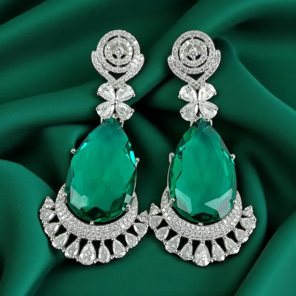ROYAL GREEN EARRINGS 1