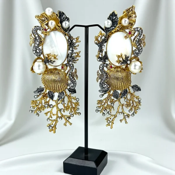 SHELL WHITE EARRINGS