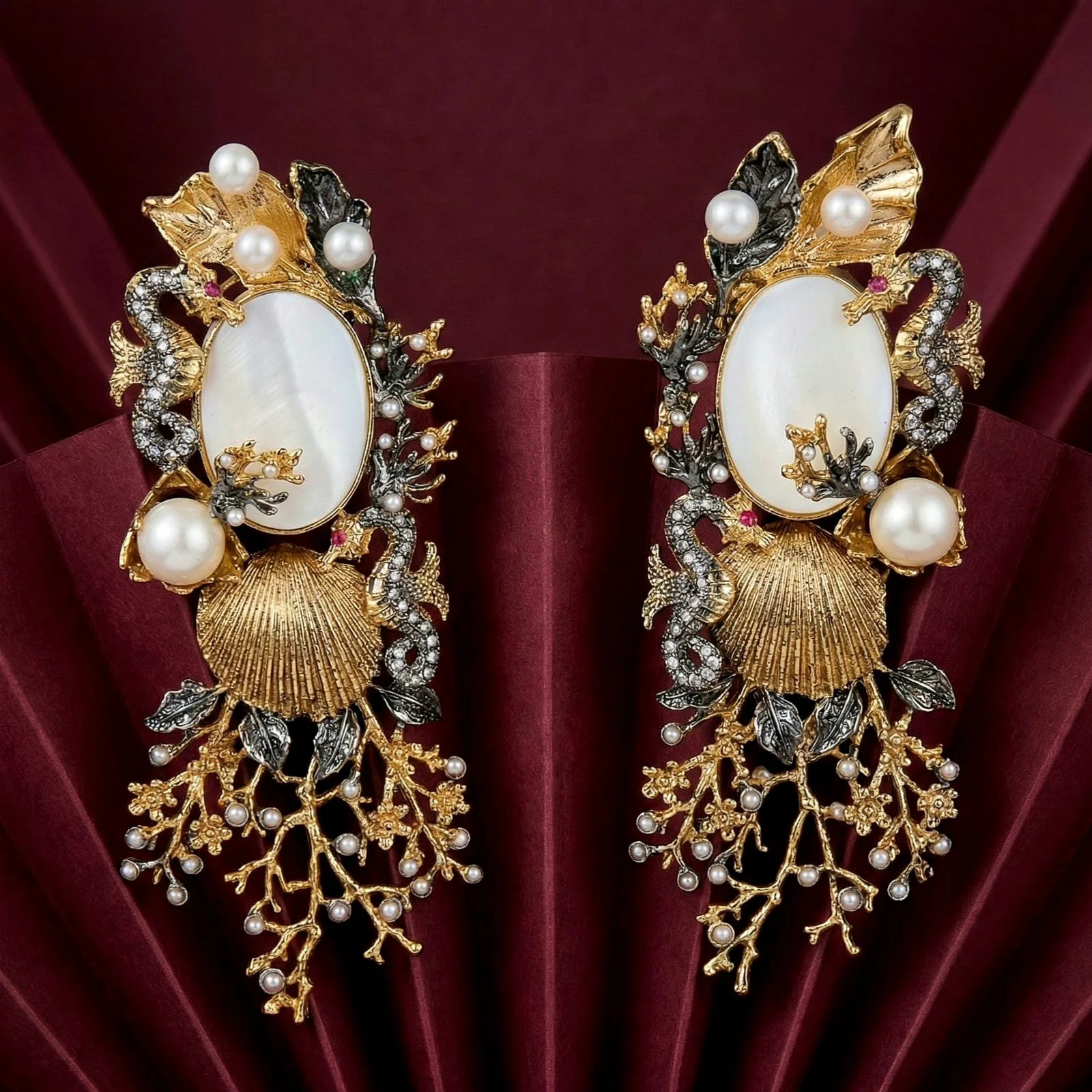 SHELL WHITE EARRINGS