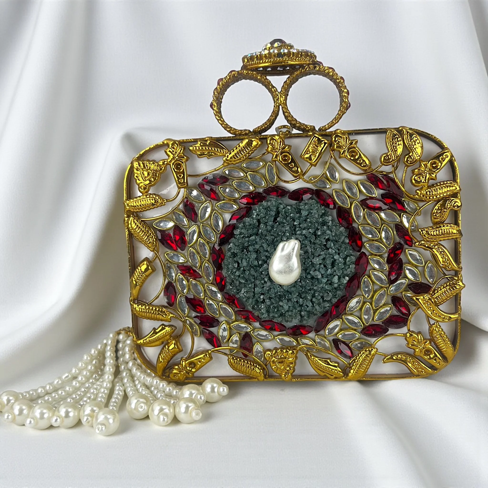 TWINKLING RUBY CLUTCH