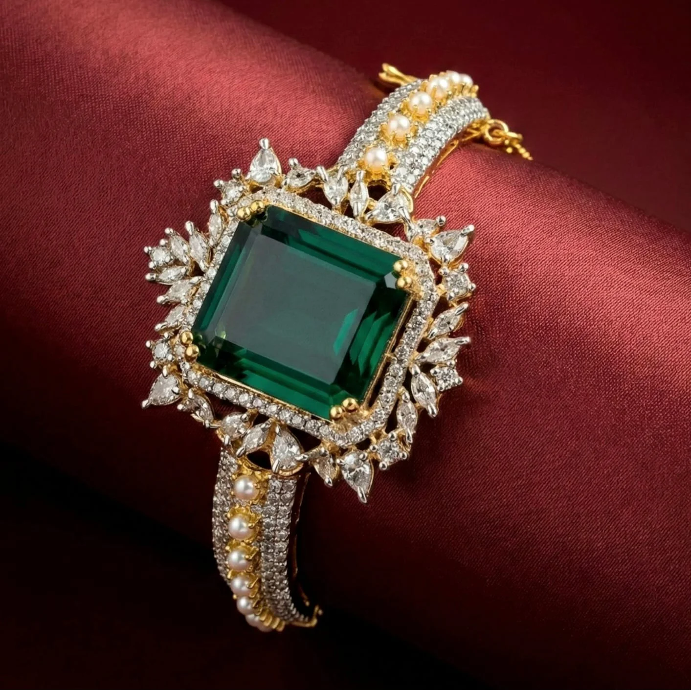 SPARKLE GREEN BANGLE