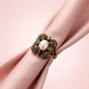 ANTIQUE RING