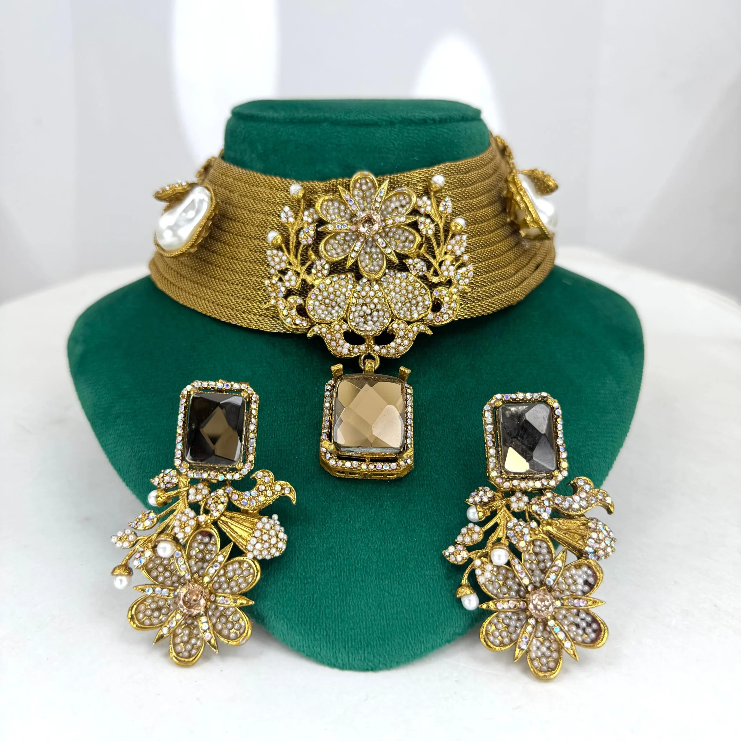 TRADITIONAL WHITE SET