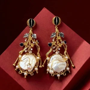 BLOOM BLACK EARRINGS