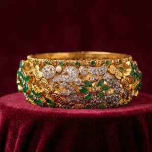 CHARMING GREEN BANGLE 1