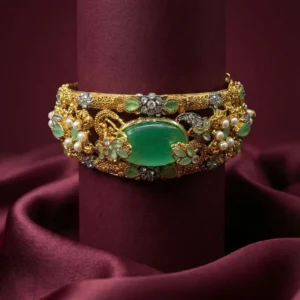 GLAMOUR GREEN BANGLE 1