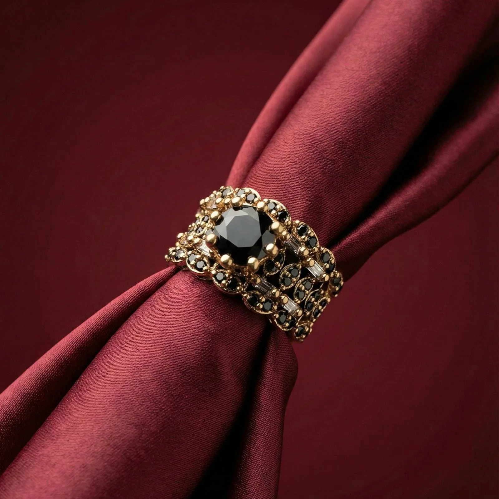 SHINY BLACK RING