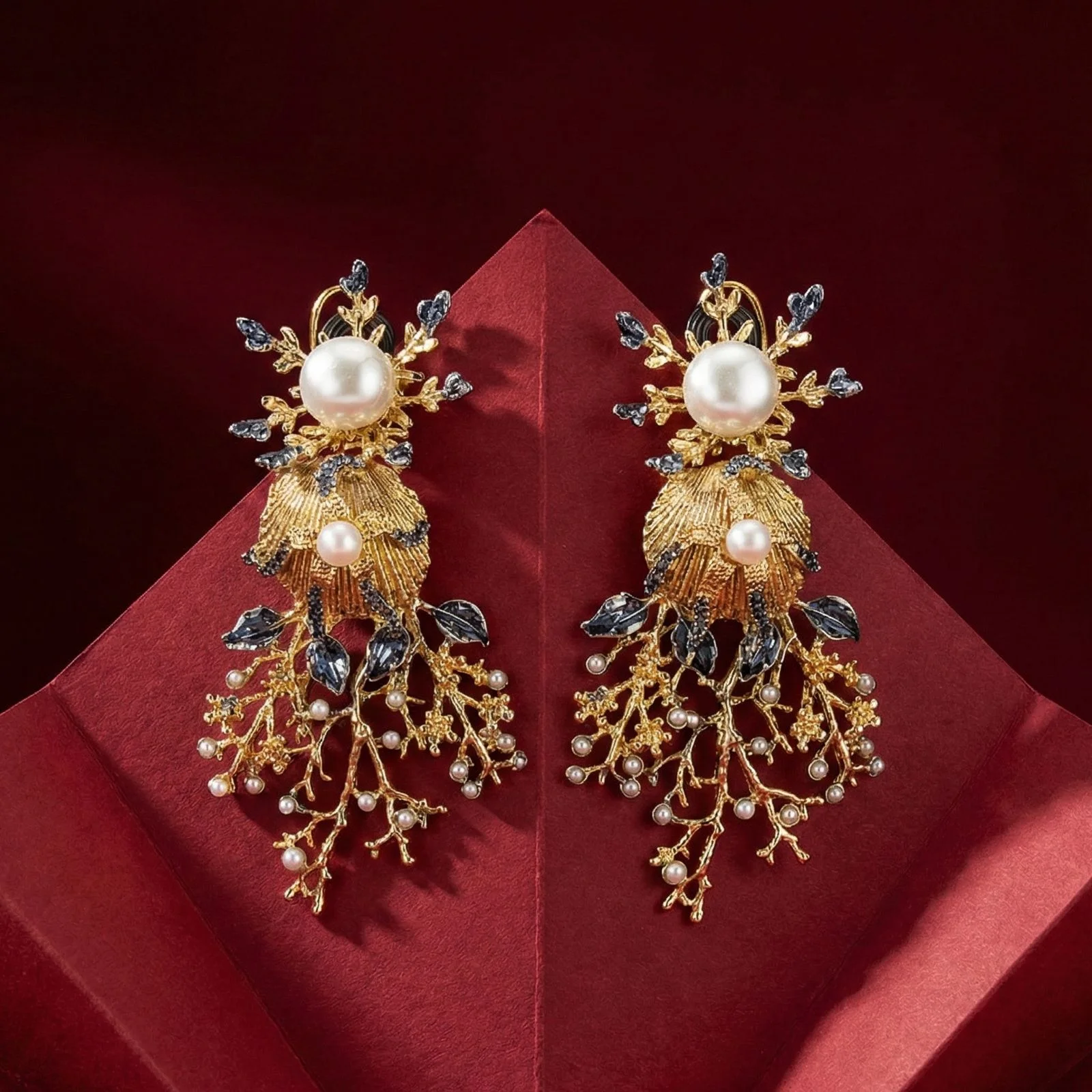 WHITE PEARL EARRINGS