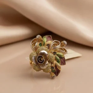 FLORAL RING ....