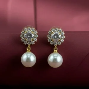 PEARL WHITE STUDS (2)
