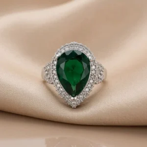 EMERALD DROP RING
